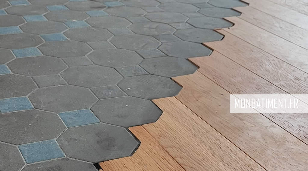 Détail des défauts de pose d'un carrelage en jonction avec le parquet