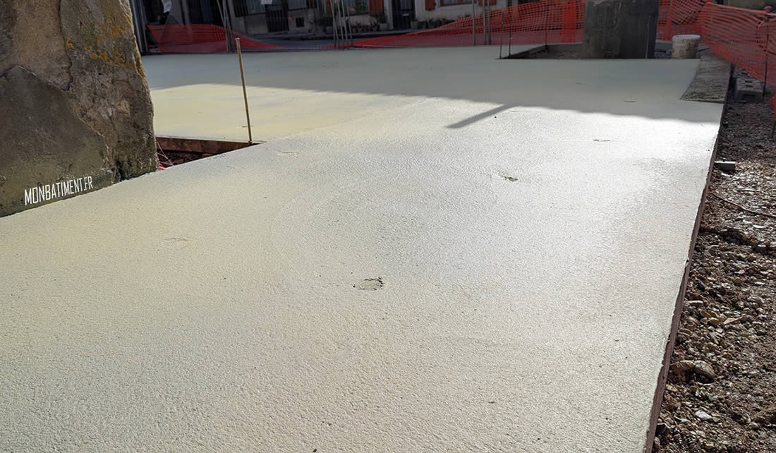 Exemple de dalle avec désactivant béton