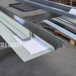 Pliage de tôle laquée en construction Pliage de tôle laquée en construction